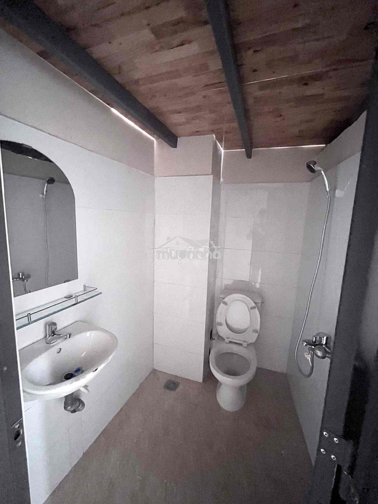 Duplex nguyên căn 35m2 fullnt có sân phơi riêng ngay gần phạm văn đồng - 2