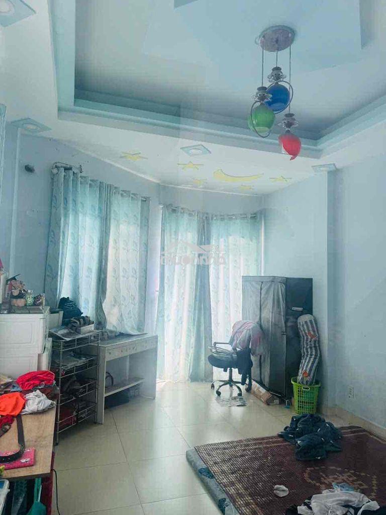 Nhà góc 2 mt  gã tư ga quận 12 - 3
