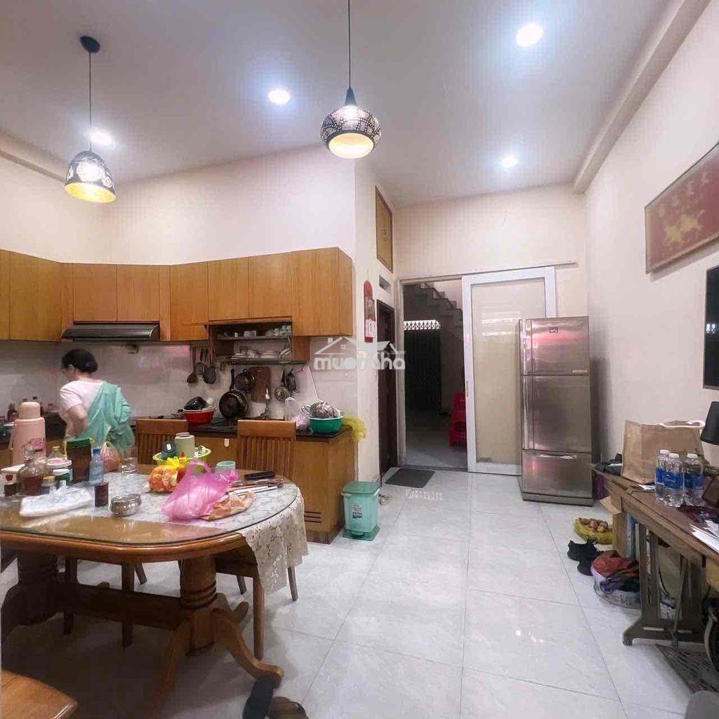Bán nhà quận 4, 214m2, ngang 8m, nở hậu, hẻm 4m thông, chỉ 15 tỷ - 2