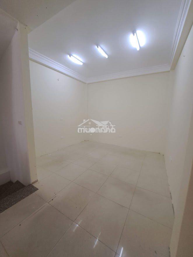 Nhà ngõ 100 đường hoàng quốc việt, dt 45m2 x 5 tầng - 18 triệu/tháng - 3