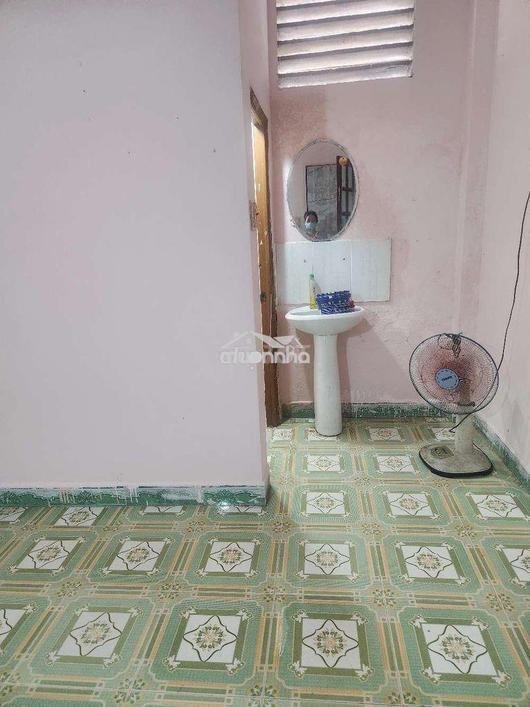 Phòng trọ giá rẻ gần đg lê văn việt - 4