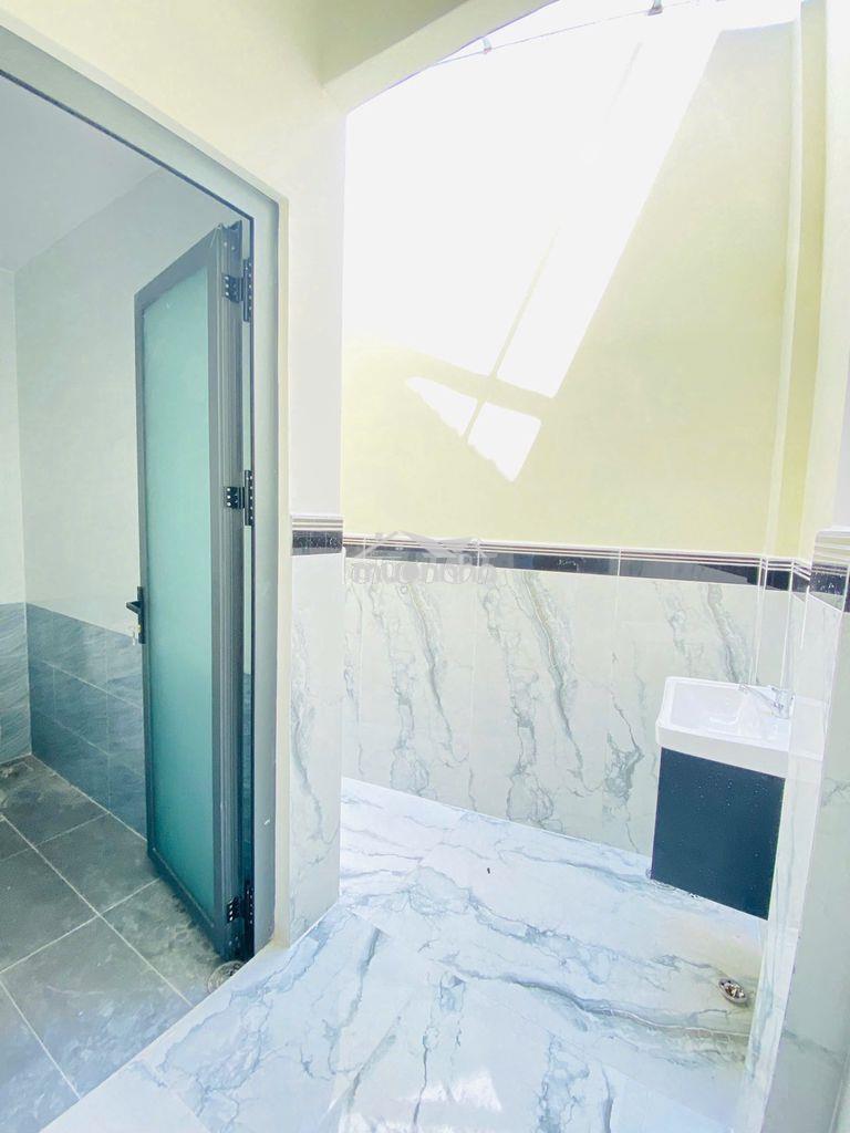 Bán nhà mặt tiền đường kinh doanh, thới tam thôn , hóc môn giá 4,3 tỷ - 4