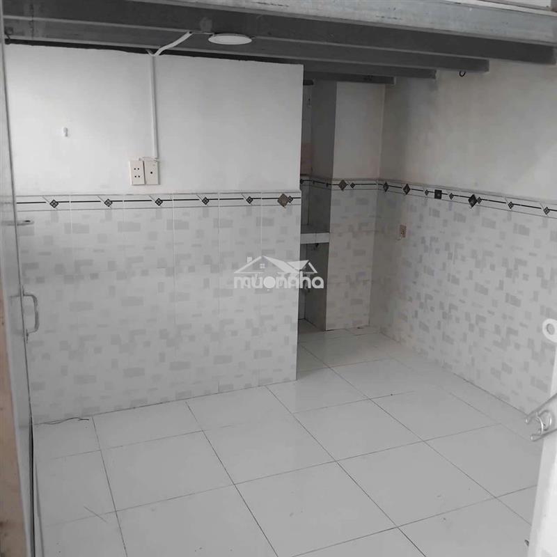 Cho thuê 2 p có gác giá 2.5 tr và 2.7 triêu ( có p tầng trêt)