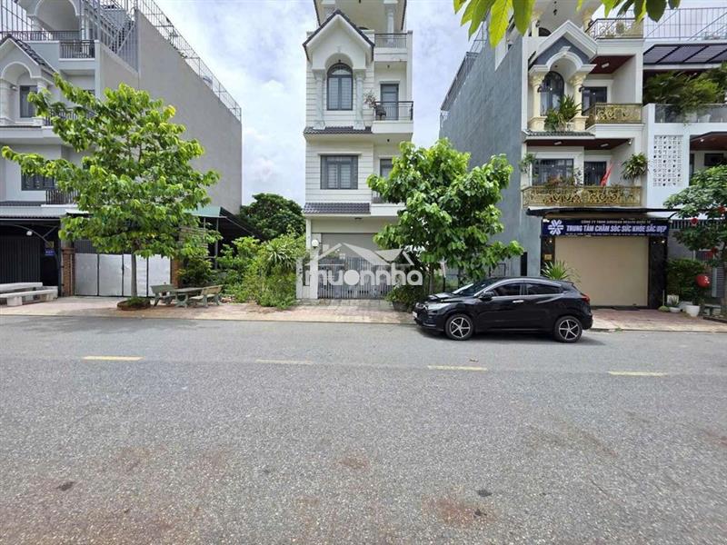 Đất trục chính kdc phú hồng thịnh phường bình an tp dĩ an 