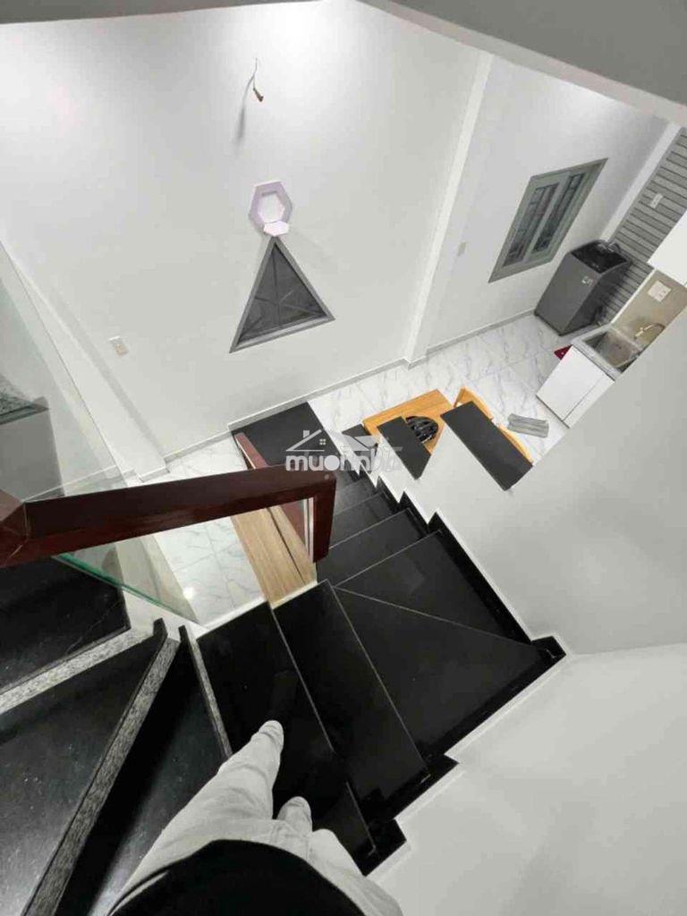 Nhà 2 tầng ở p12 - 33m² - nhỉnh 4 tỷ  - 3