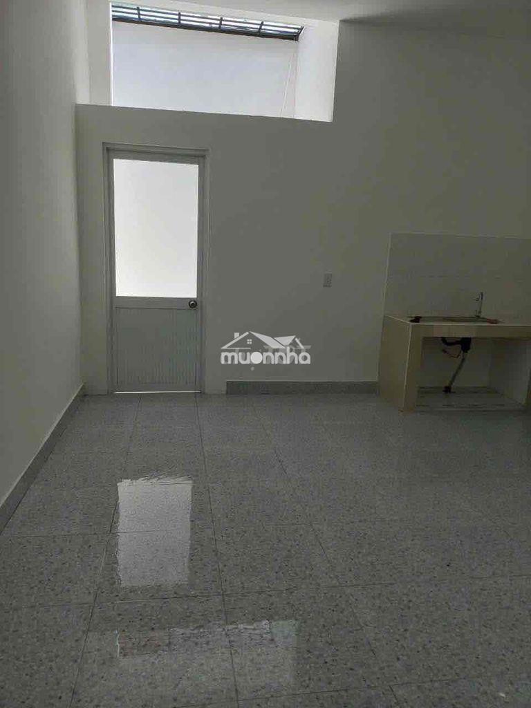 Cho thuê nhà hẻm phạm đăng giảng. dt 5 x 22m cấp 4 - 4