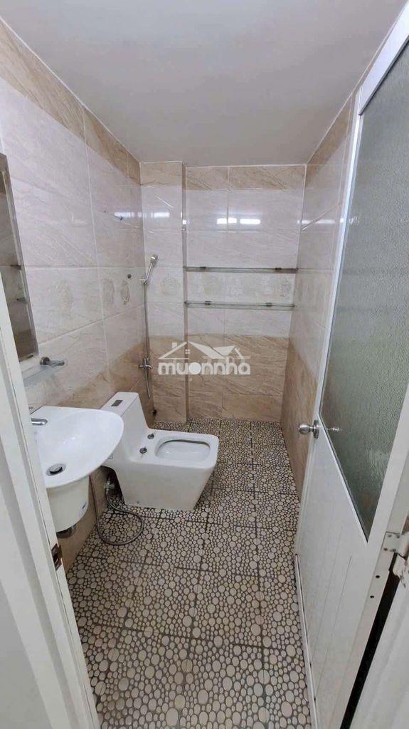 Nhà thuê đẹp mới sữa lại mới 3 phòng ngủ  - 4