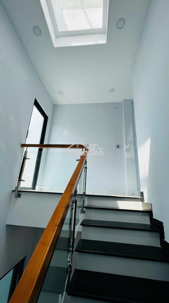 (Chỉ cho nữ) phòng hiện đại, có máy lạnh, cửa sổ 2tr5