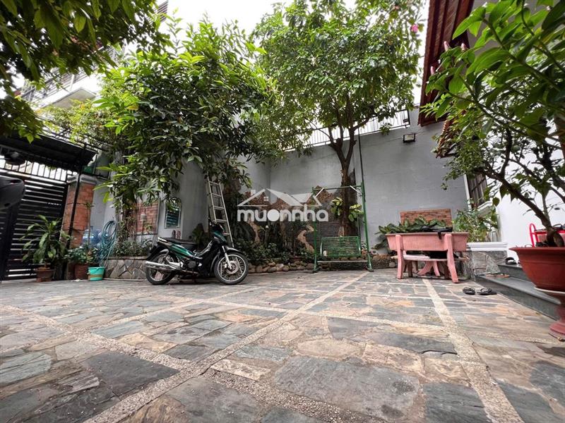 Biệt thự ngay trung tâm, kế chợ tân bình - 160m2 ngang 4.5m nở 10m.