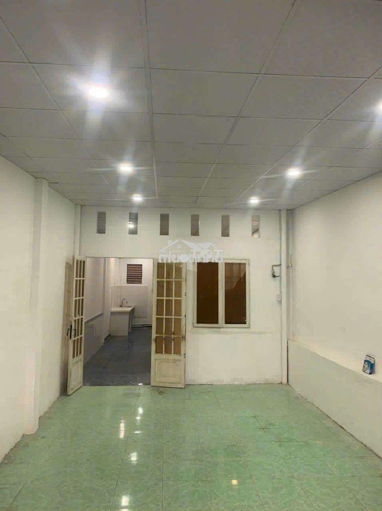 60m2- shr- 4tỷ8- nhà hxh tránh huỳnh tấn phát- dòng tiền 5,5tr/th - 3