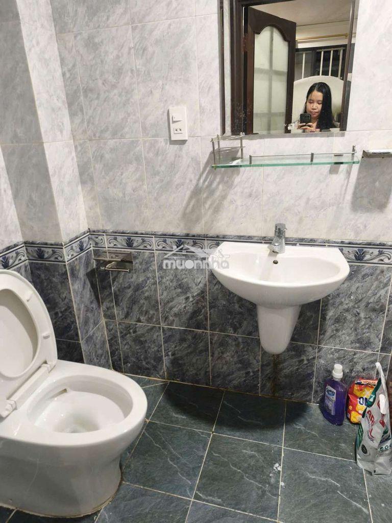 Cần cho thuê căn lầu 4, thái văn lung quận 1 - 4