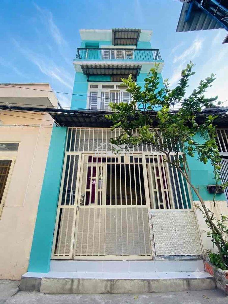 Quận 7 – bùi văn ba - 3 tỷ 450 - nhà 3 tầng- ngang 4,2m - hẻm 2,5m