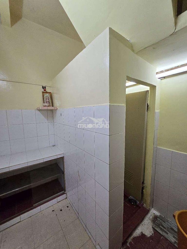Nhà 2 lầu kiên cố giá hợp lý - 4