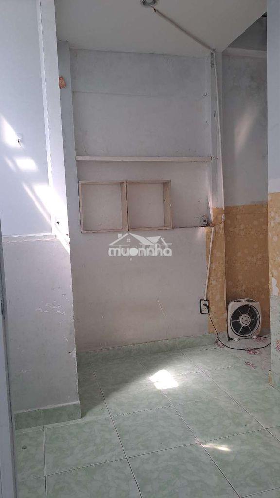 Phòng nhỏ có wc riêng,máy giặt, giờ tự do 217/7a bùi đình túy - 2