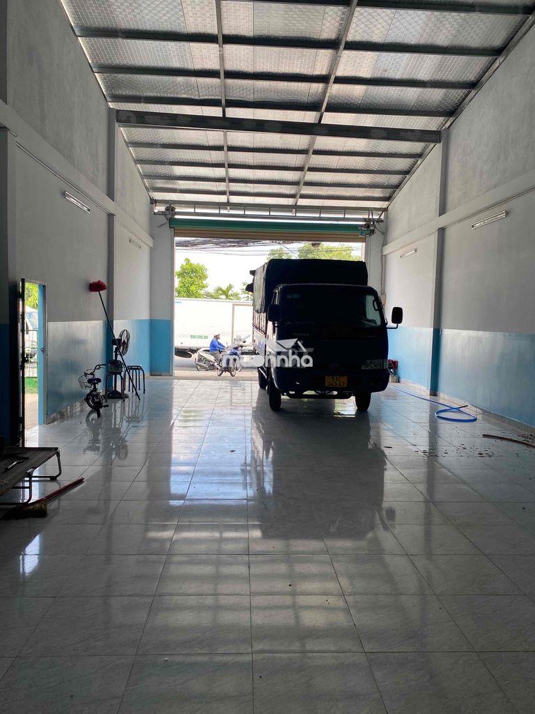 Nhà xưởng mặt tiền hóc môn