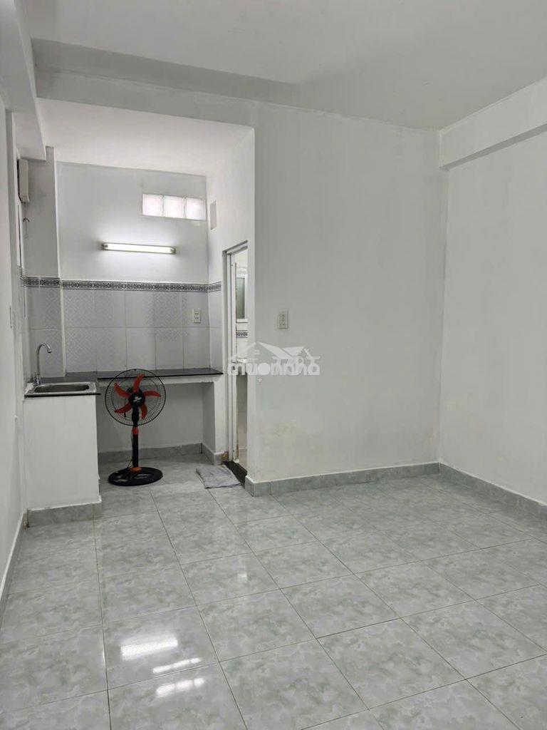 Phòng đẹp đối diện etown cộng hòa - 2
