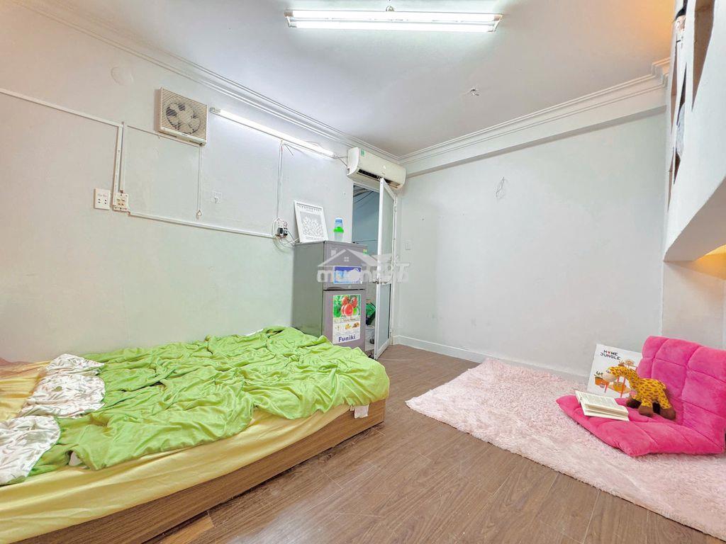 Phòng dưới trệt, tách bếp, full nội thất 25m2 giá 3tr5 - 4