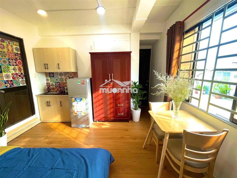 Cho thuê studio cửa sổ trời - gần đại học ueh