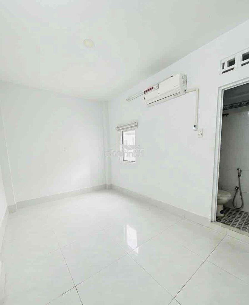 Rạch xuyên tâm giáp q1 - gần 60m2 8 phòng ngủ - 2