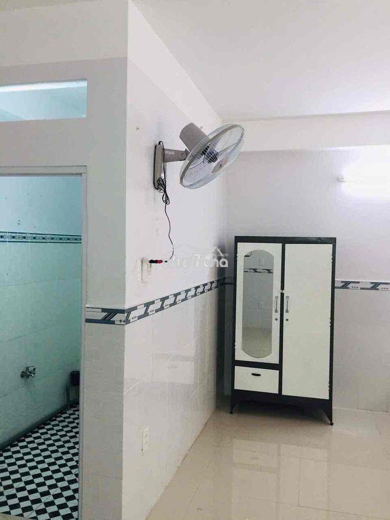 Phòng trọ máy lạnh giờ tự do đối diện chợ da sà 3tr/th đường số 6 - 2