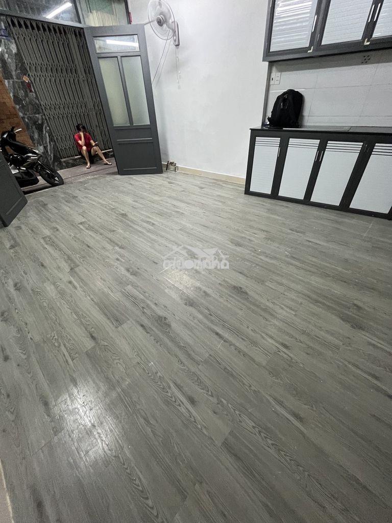 Nhà mặt tiền nguyễn chí thanh