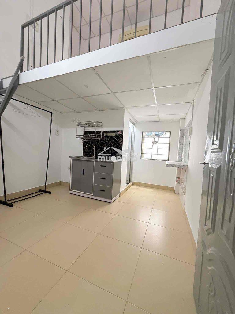 Phòng bếp wc máy lạnh giờ tự do gác cao qua đầu