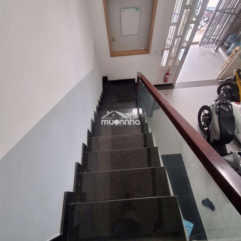 Cho thuê nhà fun nôi thất 3pn  giá 7.5triue 