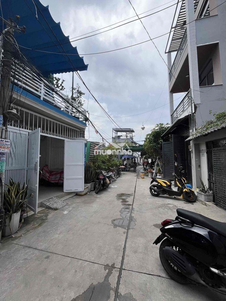 Nhà bán c4 phạm hùng