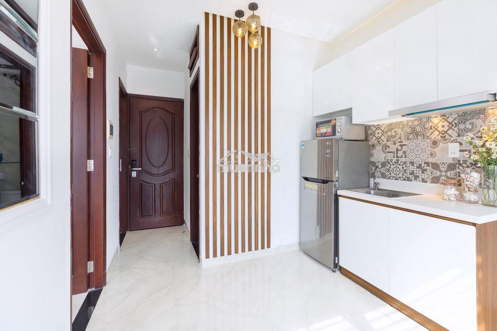 Cho thuê căn hộ 2 phòng ngủ trung tâm quận 1 - 4
