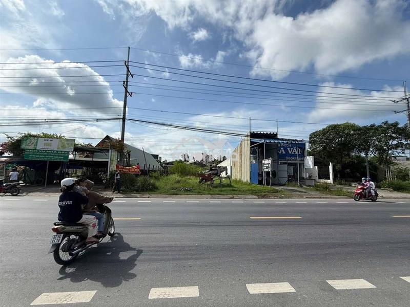 Vốn công đi trước vốn tư theo sau - mặt tiền dt823 đức hòa long an