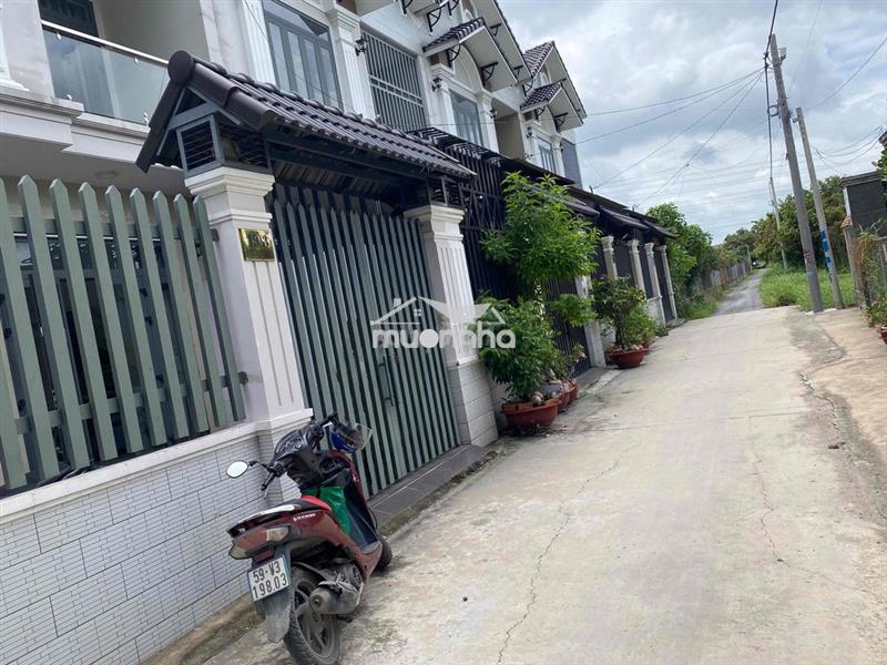 Chính chủ gửi nhà lầu mái thái hoàn công xã tân thạnh đông,3pn,3wc