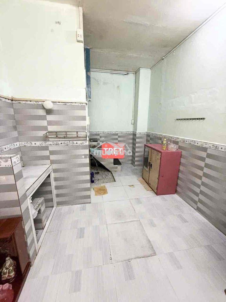 Bán nhà phường 3, quận 11, 3pn, 2wc sát chợ, 2tỷ - 2