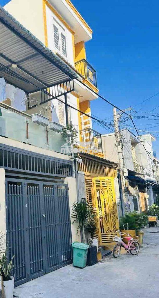 Nhà tl14 gần ngã tư ga. trệt lầu 3pn 2wc. đường xe hơi