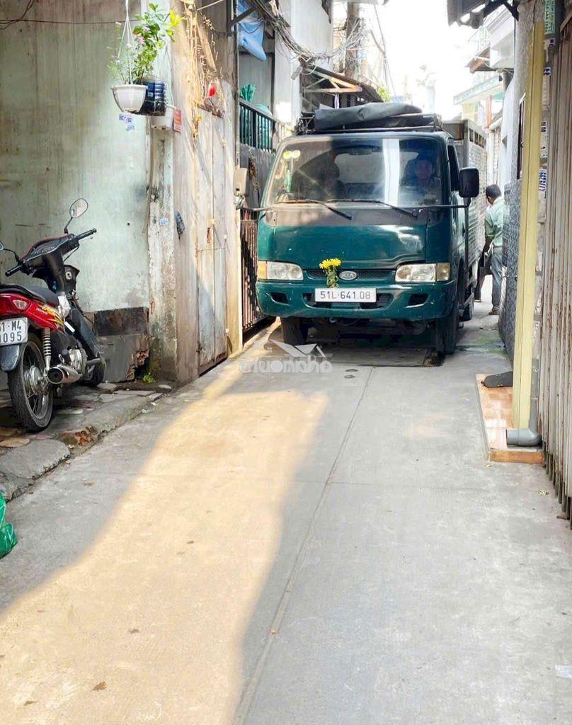 Nhà 2 lầu ngay ngã tư lạc long quân âu cơ - 2