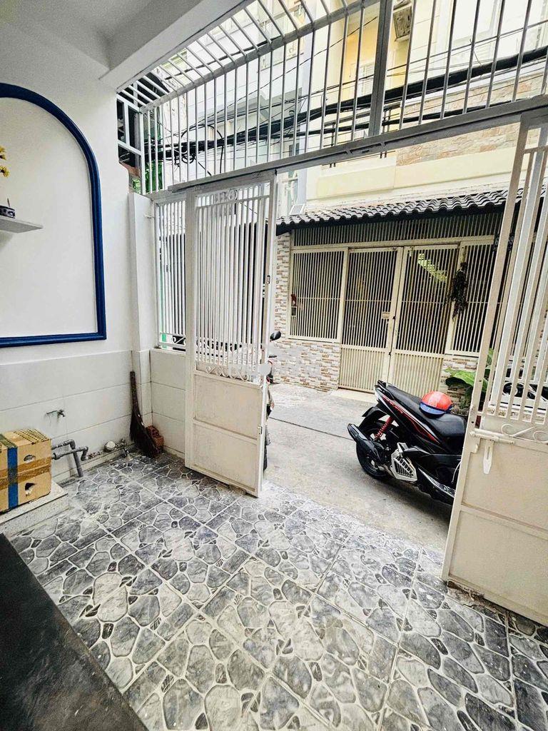 Quận 6, nhà hậu giang hẻm thông - 2