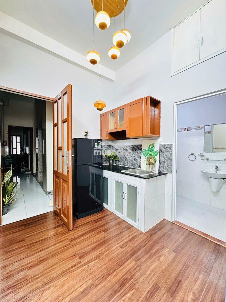 Cho thuê chdv, 2pn, tách bếp, full nội thất, ban công, thang máy, 45m2 - 3