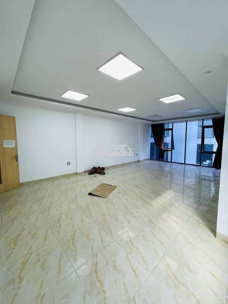 Tòa nhà văn phòng tại cầu giấy rộng 70m2 x 7 tầng thông sàn thang máy - 2