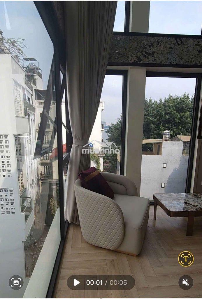 Cho thuê nguyên căn, sát mặt hồ tây, view toàn hồ.
