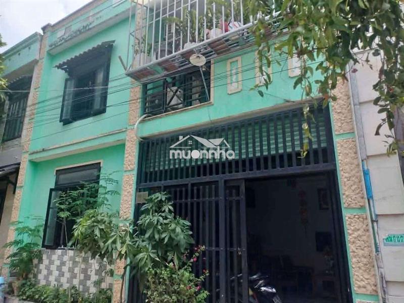 Nhà lầu đường ô tô gần ngã ba cây điệp
