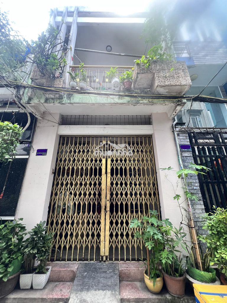 Bán nhà hẻm lớn đường lê hồng phong p1