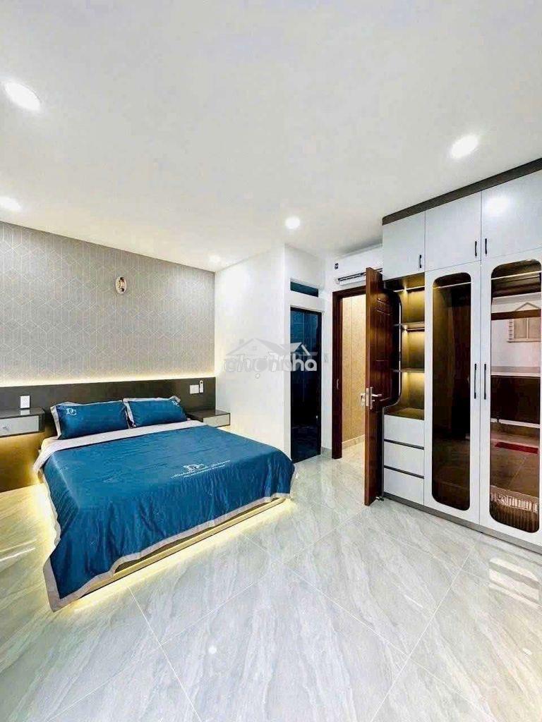 Nhà đẹp 4,7x13m 1 trệ 1 lửng 3 lầu  tch 10 - 4