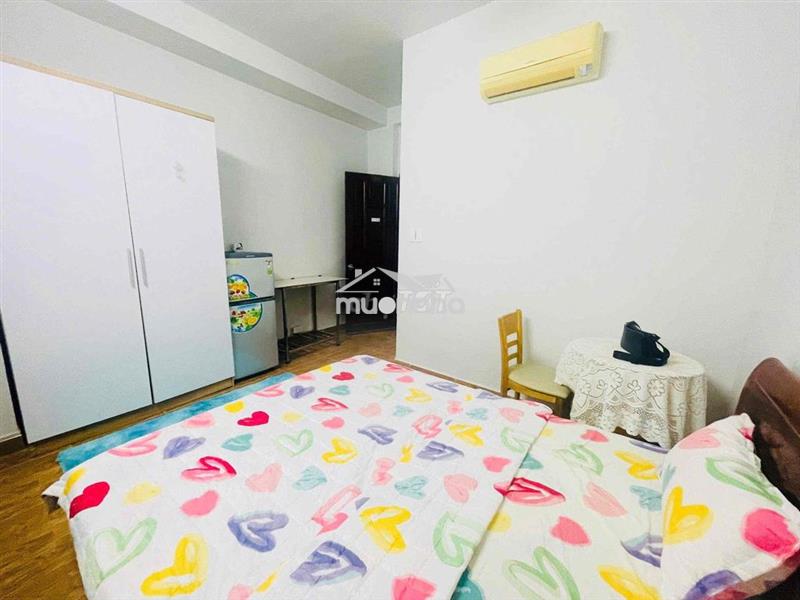 Phòng máy lạnh có nội thất cô giang quận 1