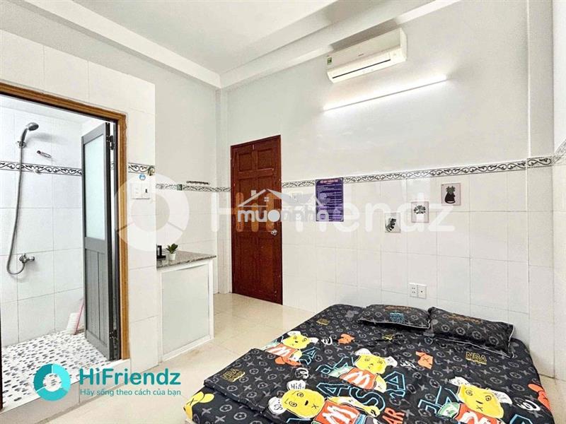 Trống sẵn phòng không gác sẵn nội thất đi bộ qua bến xe miền tây