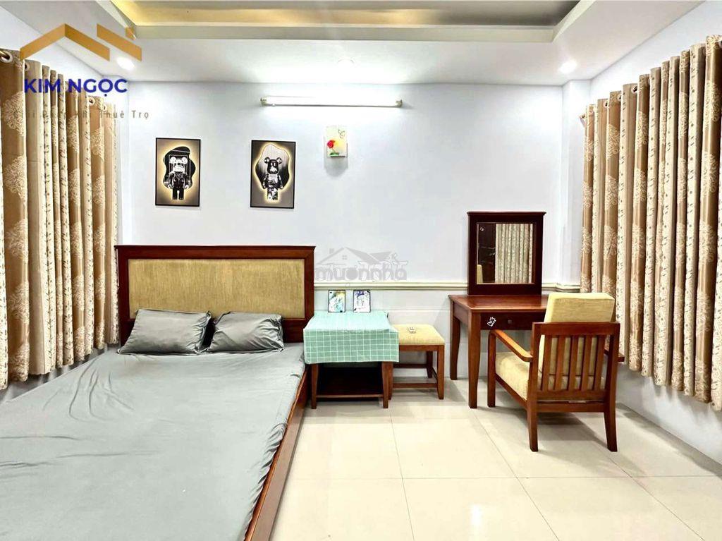 Phòng gần huit cửa sổ có máy giặt riêng đầy đủ nội thất - 3