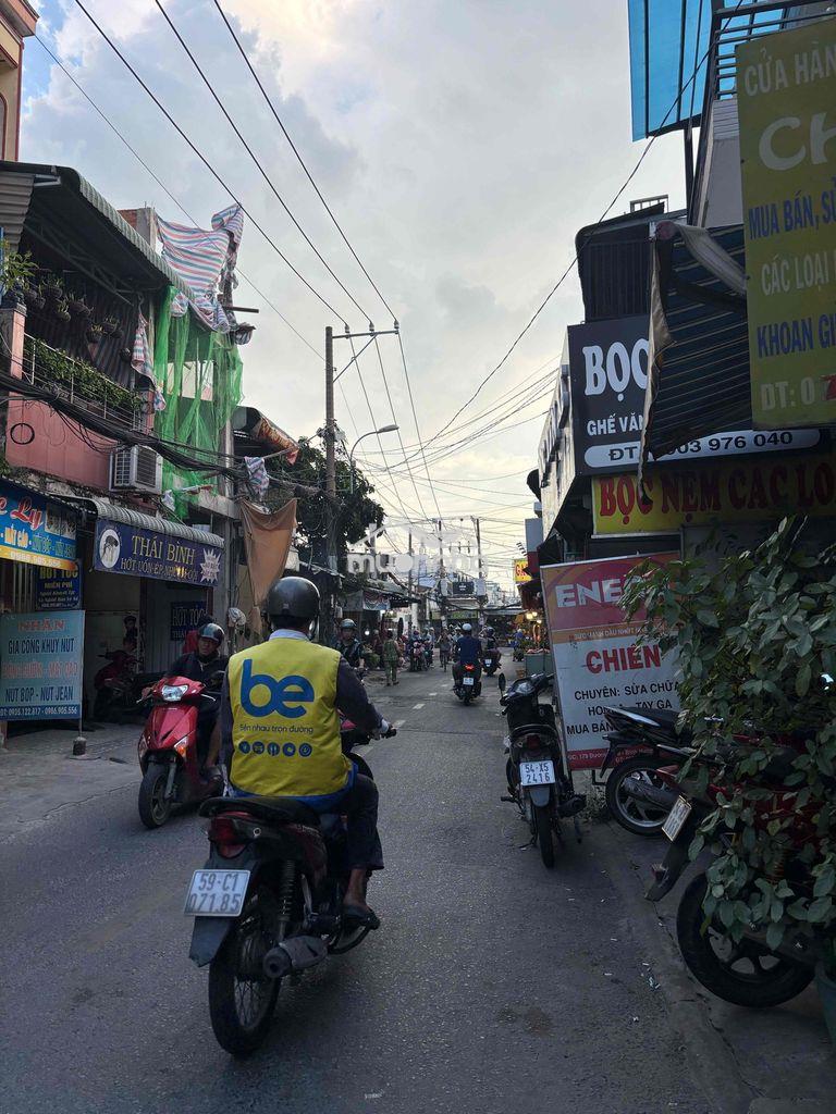Mặt tiền đường số 8 - 2