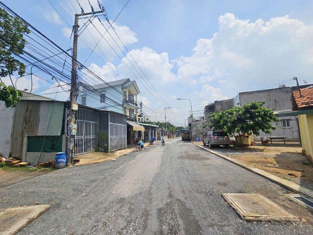 Nhà gần trung tâm y tế dĩ an phường tân đông hiệp tp dĩ an  - 4