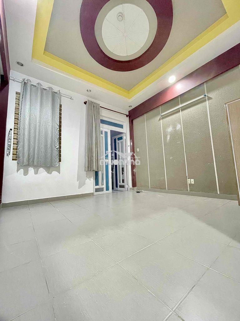 Phòng ban công 25m2 nguyễn oanh p6 máy lạnh tủ áo nước nóng máy giặt