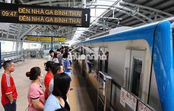 Bán nhà đỗ xuân hợp, cách chợ 2 phút-  5 phút tới ga metro bình thái 