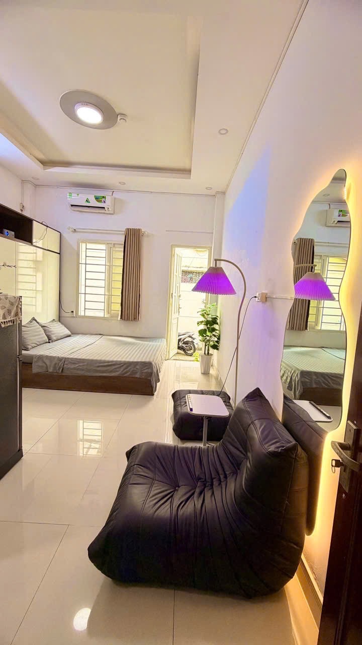 Căn hộ ban công lớn decor siêu xinh ,máy chiếu gần uef, hiu, hutech, gtvt- ung văn khiêm, bình thạnh