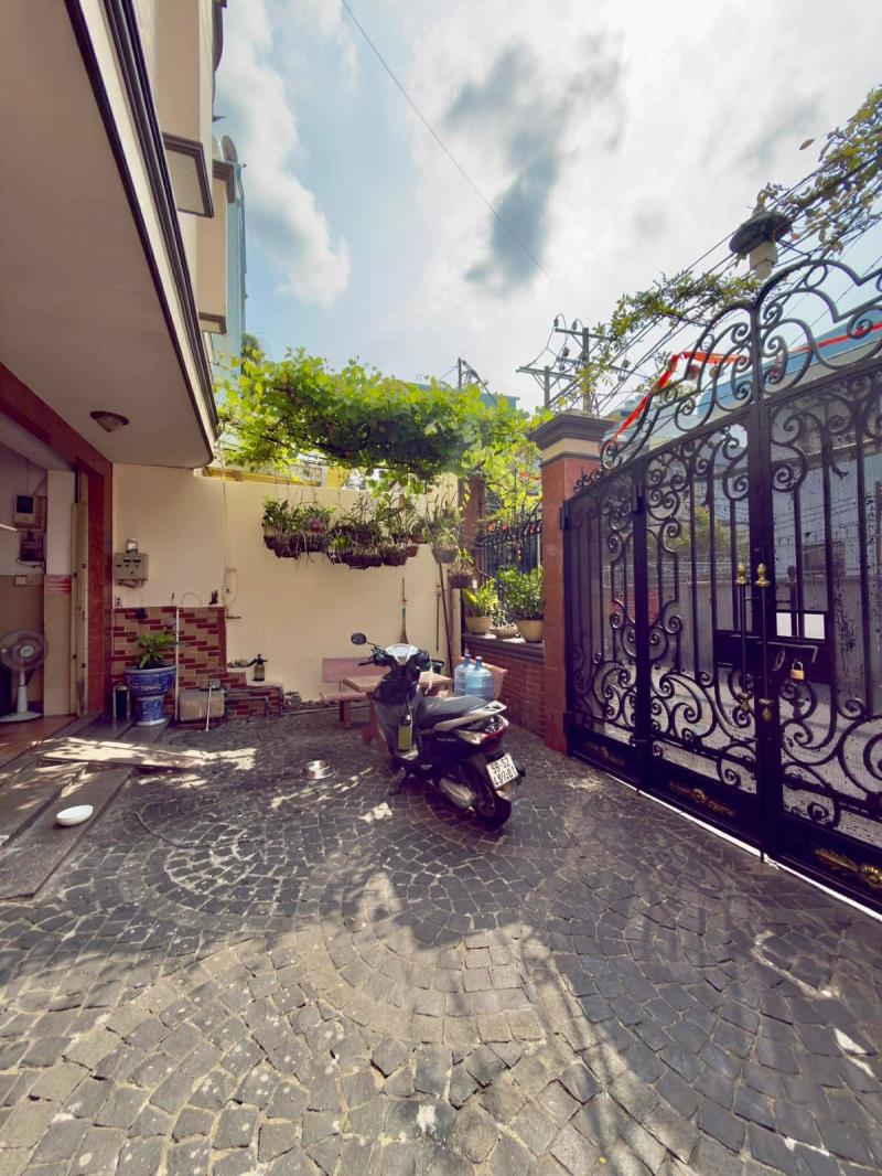 Bán gấp! nhà 5 tầng ngay sân bay, 183m2, ngang 7m, sổ vuông. sẵn 18 chdv cho thuê. pháp lý chuẩn. - 2